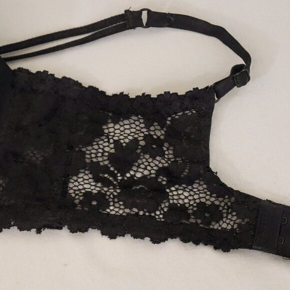 No Boundaries Lace Frame T-Shirt Bra, Black, 32D - Picture 4 of 6